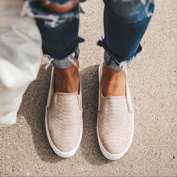 Shoes - SIZE CLEARANCE-FIRM‼️Peyton Slip on Sneakers-Taupe